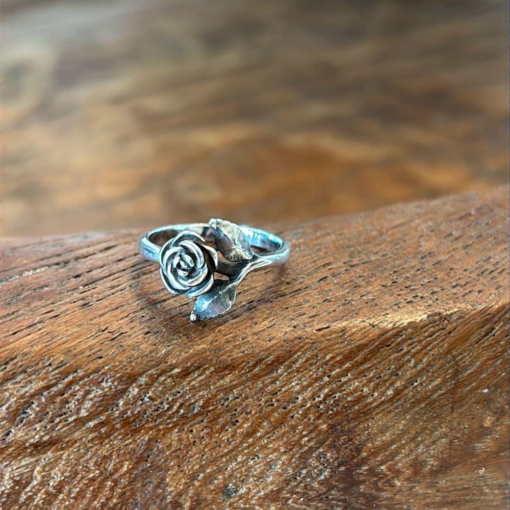 James Avery rose ring